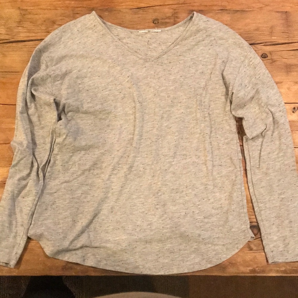 Long sleeve V neck